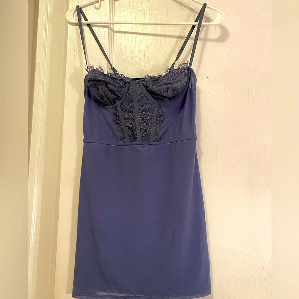 Laced bodycon dress - Picture 1 of 3